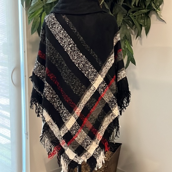 Plaid Toggie Shawl - Picture 5 of 7